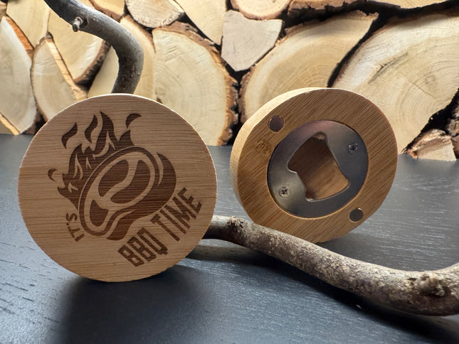 🍖 Flaschenöffner „It’s BBQ Time“ aus Bambus