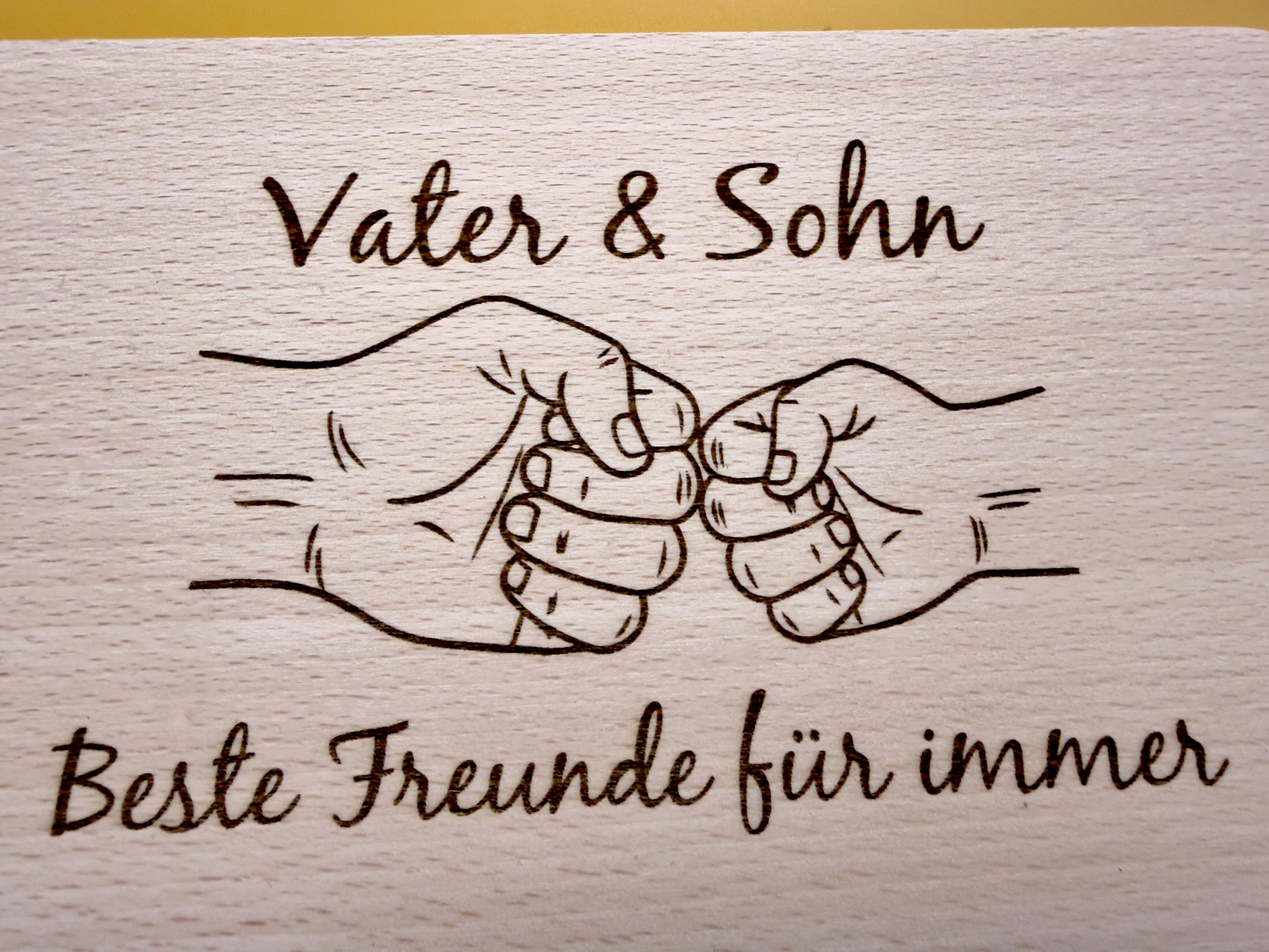 Personalisiertes Frühstücksbrett mit Gravur